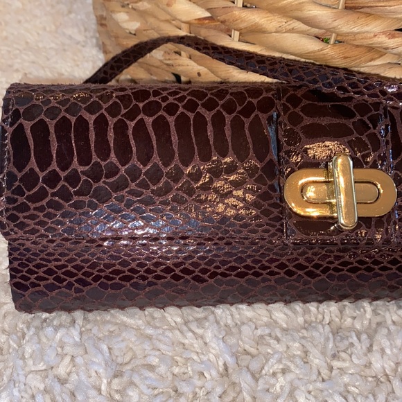 La Regale Faux Snake Skin Bag - Picture 16 of 17